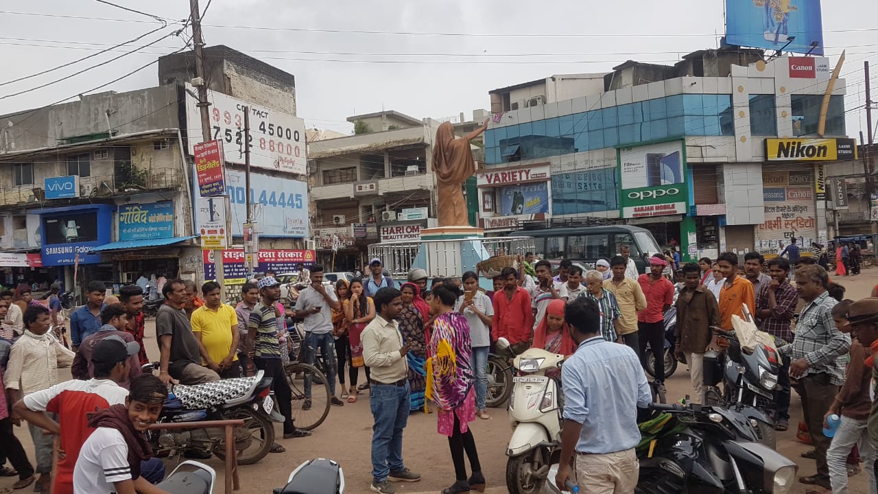 crowded street in India